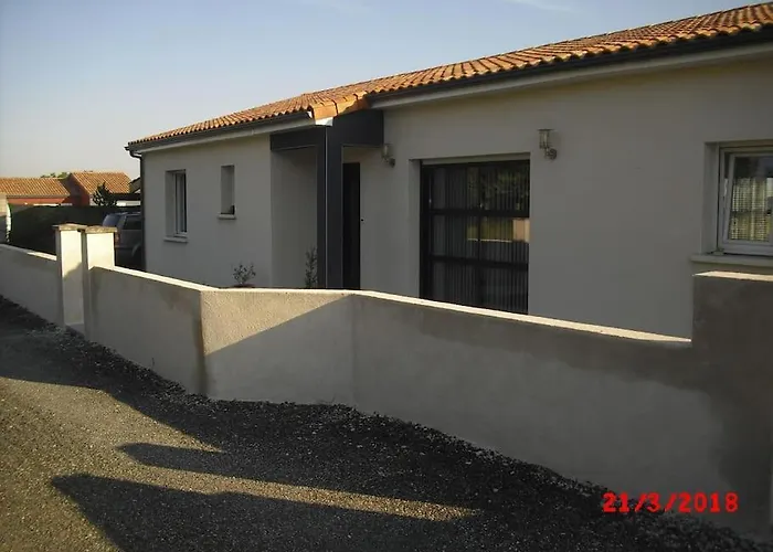 De Poitou, Maison Avec Vue Holiday home *